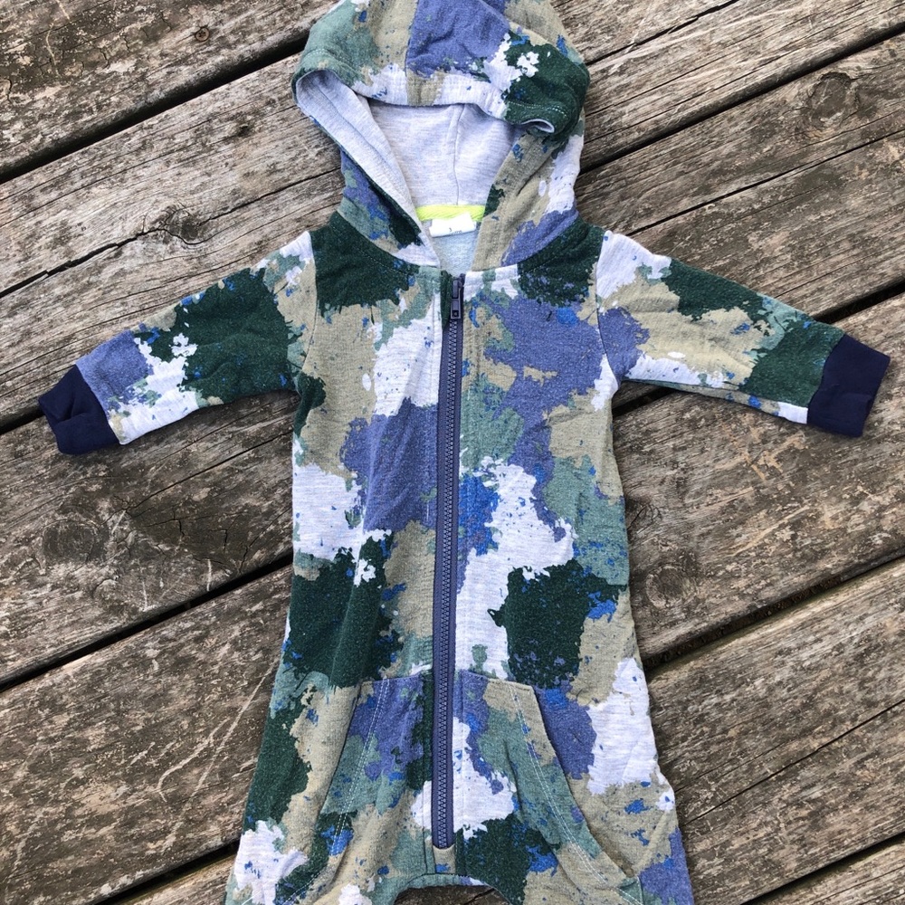 Egg by Susan lazar sweatshirt romper 3-6 Months